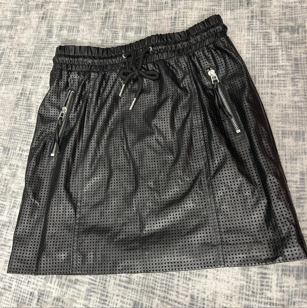 Noisy may Black Mini Skirt with Zipper Accents